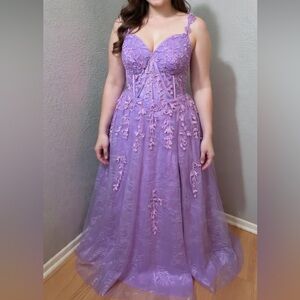 #256 Lavender Corset Bustier Boning Style Tulle Over Lace Gown-Size 14/Large